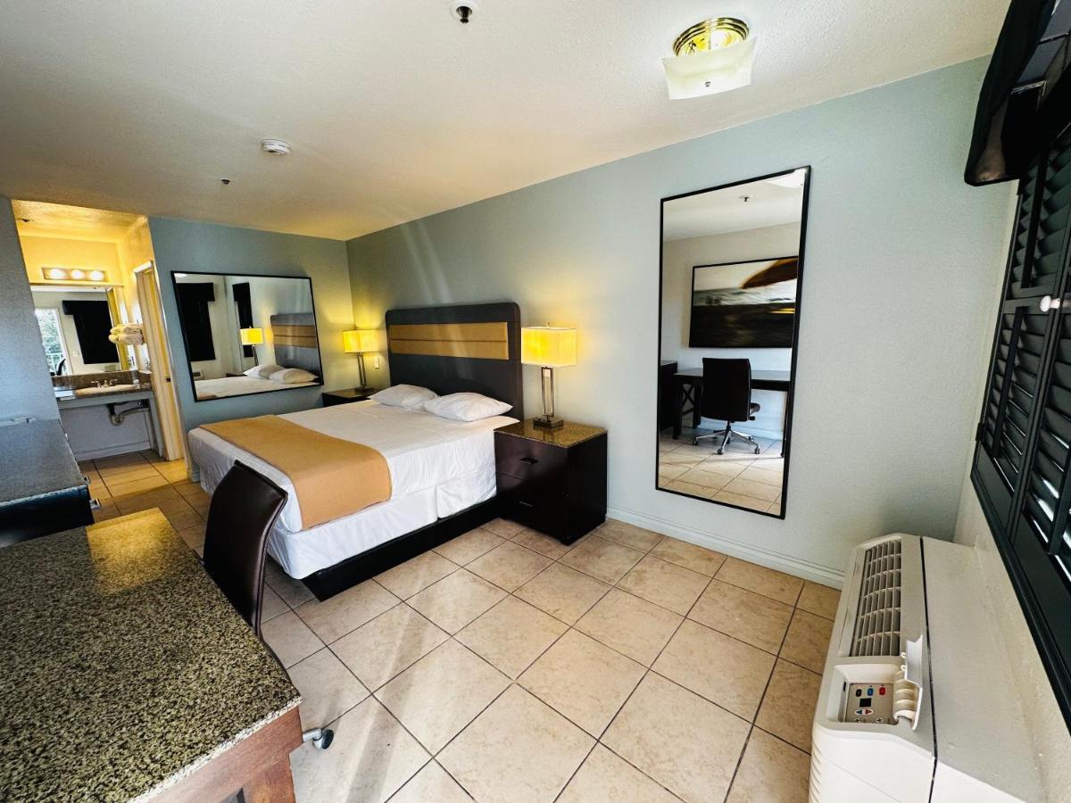 Casa Blanca Express & Suites Cypress Buena Park - Anaheim Area Exterior foto